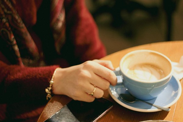 Découvrez la collection de blouses femme fluides tendance