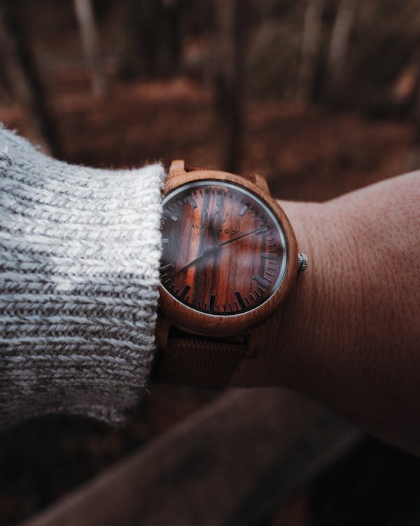 Personnaliser sa montre en bois : exprimez votre style unique